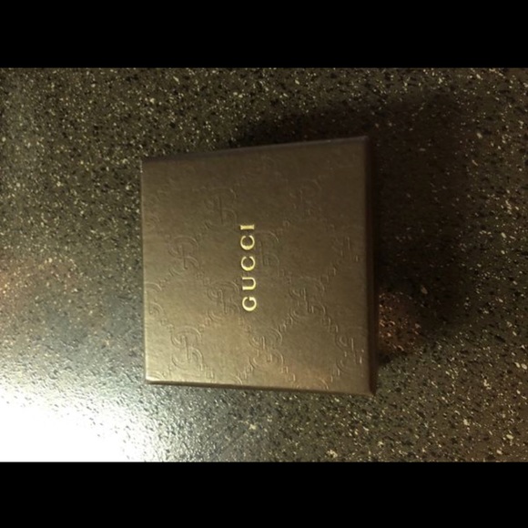Men’s Gucci ring size 21 equivalent to 11 1/2